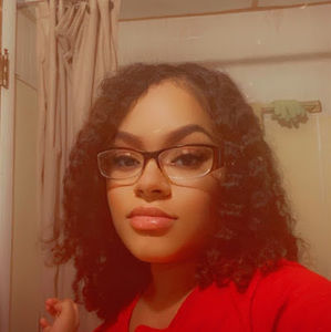 Meet your Posher, Naomi